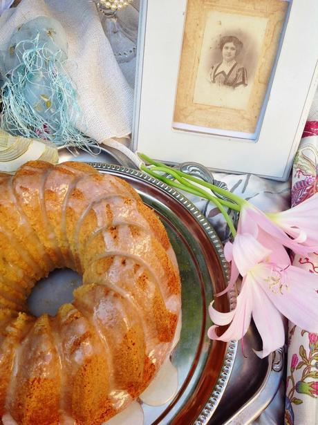 BUNDT CAKE DE BUTTERMILK CON GLASEADO DE YOGUR