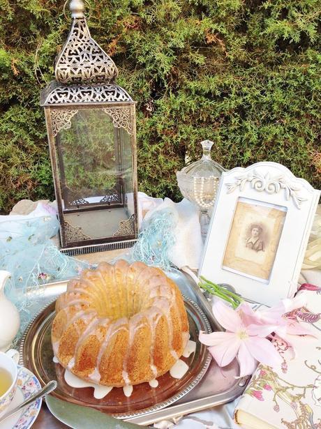 BUNDT CAKE DE BUTTERMILK CON GLASEADO DE YOGUR