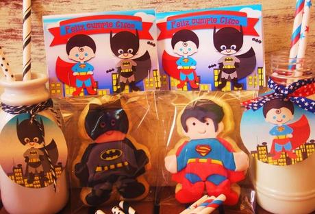 Superman versus Batman (Super Hero Cookies)