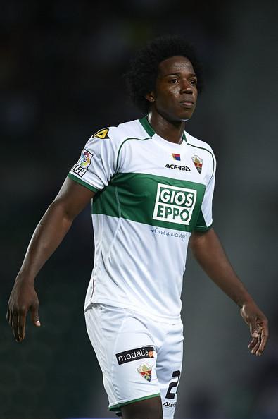 Carlos Sánchez es pretendido por el Aston Villa