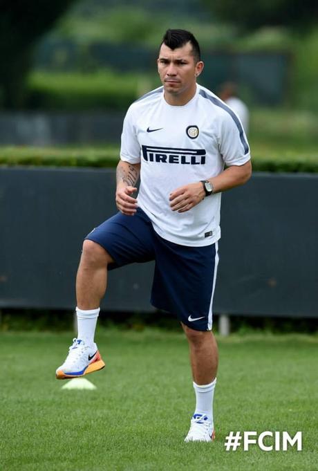 Gary Medel se entrena con el Inter