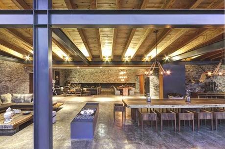 Casa Rustica y Moderna en Piedra  /  Rustic and Modern Stone House