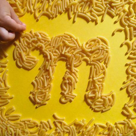 M de macarrones para enseñar a los niños 