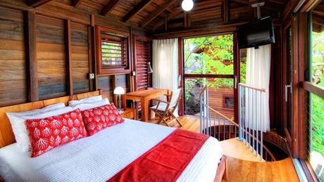 Cabana de Madera Rustica en Dominica  /   Rustic Wood Cottage in Dominica