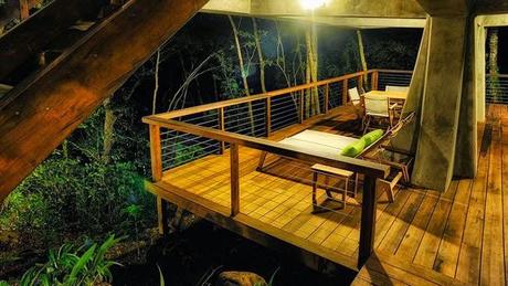 Cabana de Madera Rustica en Dominica  /   Rustic Wood Cottage in Dominica