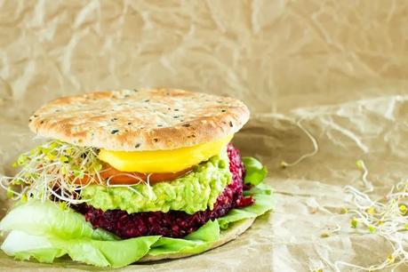 HAMBURGUESA DE REMOLACHA Y QUESO AZUL