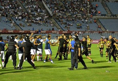 La gresca clásica de enero deja a los Tricolores sin dos jugadores.