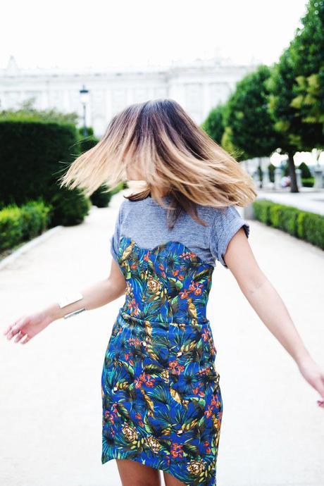 HAWAIIAN PRINT Tropical_Dress-The_Fifth_Label-Rounded_Sunnies-Outfit-Street_Style-512