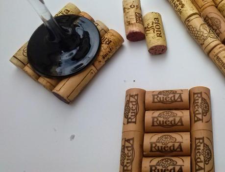 DIY: Servilletero y posavasos con corchos de vino
