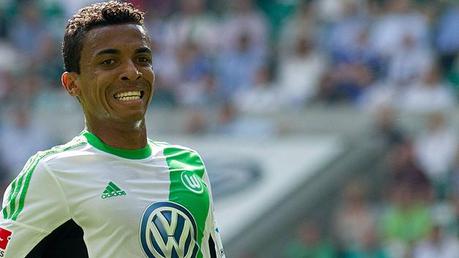 Arsenal se suma a la puja, junto con el Real Madrid, por Luiz Gustavo