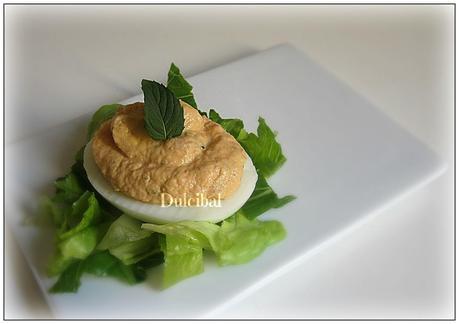 HUEVOS RELLENOS DE ATÚN