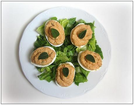 HUEVOS RELLENOS DE ATÚN