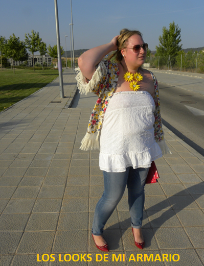kimono, kimono flecos, kimono aliexpress, kimono zara en aliexpress, zara vs aliexpress, kimono flores zara, kimono flecos flores, los looks de mi armario, fashionblogger, kimono con jeans, http://www.loslooksdemiarmario.com/2014/07/outift-mi-tesoro-el-kimono-flecos-y.html