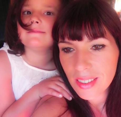 ¡De boda! (look, manicura, outfit).