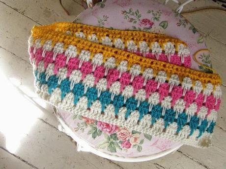 2173.-Técnica Crochet: punto Larksfoot