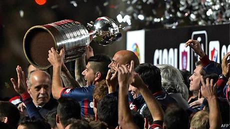 Los jugadores de San Lorenzo con la Copa