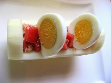 ENSALADA DE PEPINO Y BROTES TIERNOS