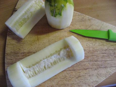 ENSALADA DE PEPINO Y BROTES TIERNOS