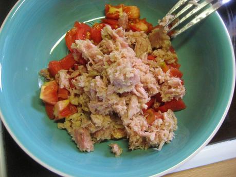 ENSALADA DE PEPINO Y BROTES TIERNOS