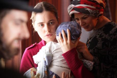 ‘Llenar el vacío’, la universalidad del amor y la familia