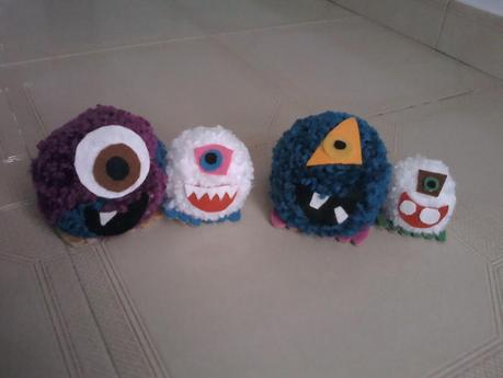 Dibujos de niños convertidos en muñecos de trapo.