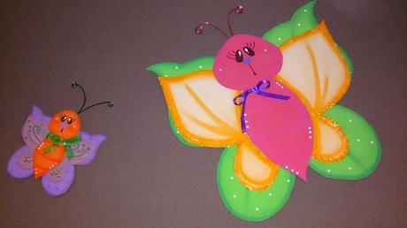 Decoración infantil y móvil de pared.