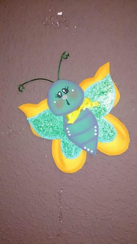 Decoración infantil y móvil de pared.