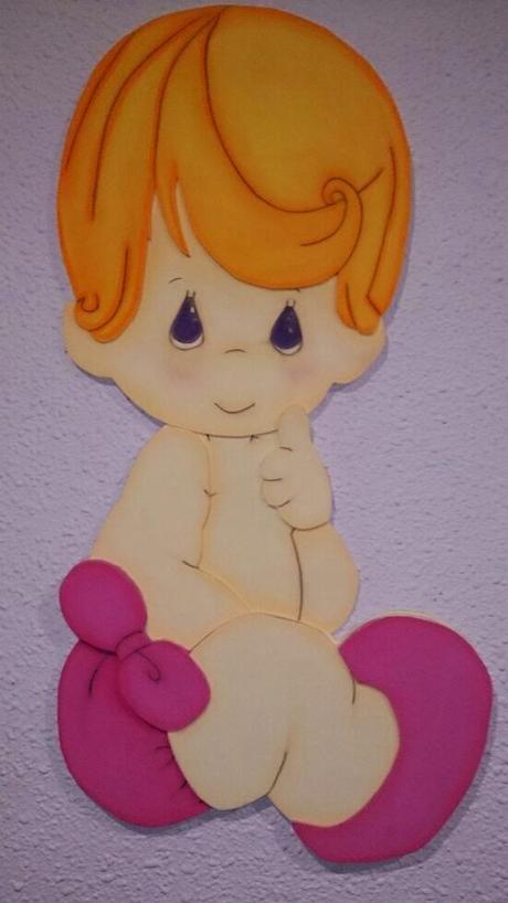 Decoración infantil y móvil de pared.