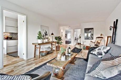 UN CÁLIDO APARTAMENTO EN GRIS Y MADERA