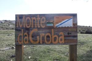 El precioso cartel de la cima, hecho por cicloturistas para cicloturistas