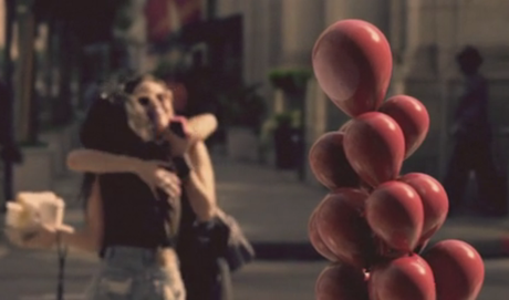 Floating. Cortometraje