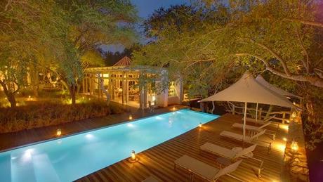 Piscinas en Estilo Rustico  /  Rustic Style Pools