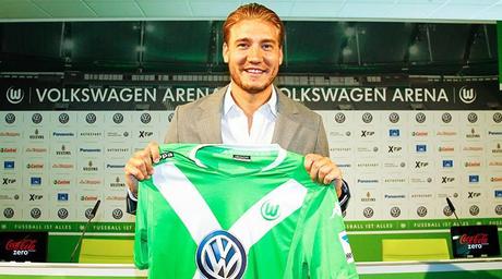 Nicklas Bendtner fue presentado en el Wolfsburgo
