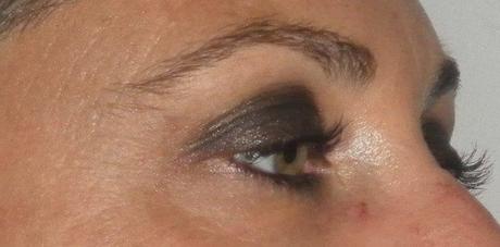 look ahumado, ahumado, maquillaje ahumado, eyeliner, lapiz negro, sombra negra, sombra café, labial nudé, labial rosa, correctores, maquillaje, makeup