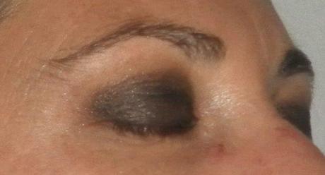 look ahumado, ahumado, maquillaje ahumado, eyeliner, lapiz negro, sombra negra, sombra café, labial nudé, labial rosa, correctores, maquillaje, makeup