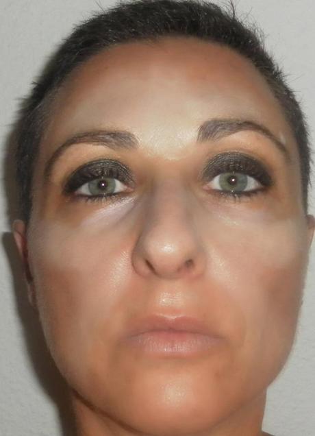 look ahumado, ahumado, maquillaje ahumado, eyeliner, lapiz negro, sombra negra, sombra café, labial nudé, labial rosa, correctores, maquillaje, makeup