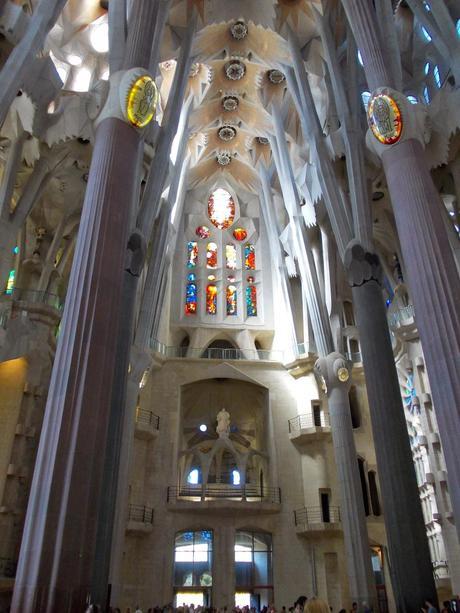 Agarra las maletas, nos vamos a ... BARCELONA. Mini guía de viaje Agarra las maletas, nos vamos a ... BARCELONA. Mini guía de viaje