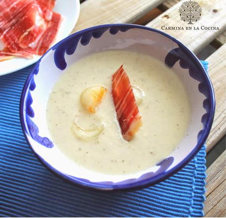 CREMA DE MELÓN Y ALMENDRAS, CON JAMÓN