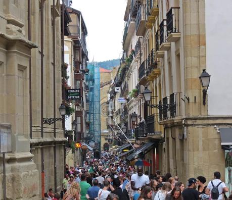 Happiness Everywhere goes to Donostia