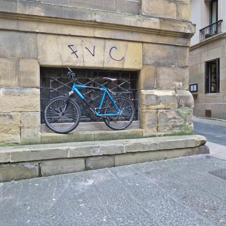 Happiness Everywhere goes to Donostia