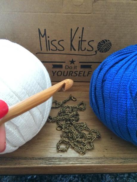El pasatiempo de verano: tejer un bolso Miss Kits