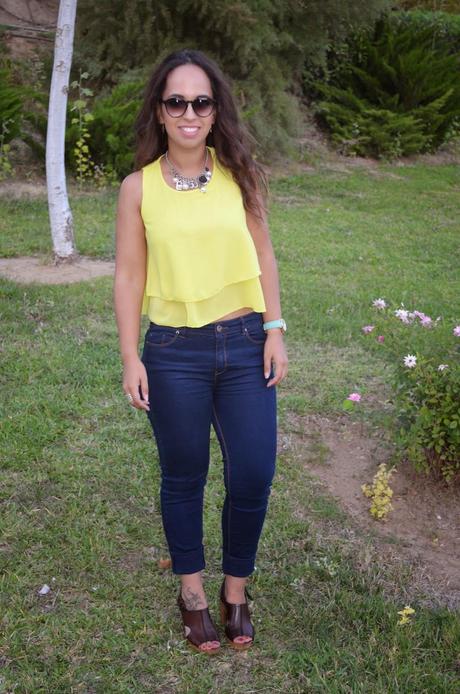 Outfit - Yellow Cropped Top