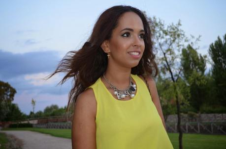 Outfit - Yellow Cropped Top