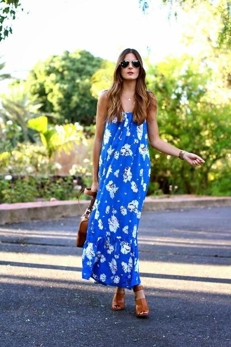 Klein Background Klein Background