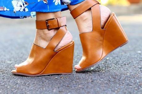 Klein Background Klein Background