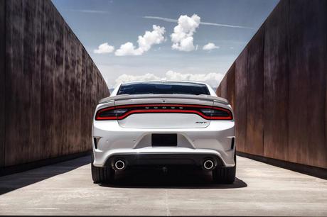 2015-Dodge-Charger-SRT-Hellcat