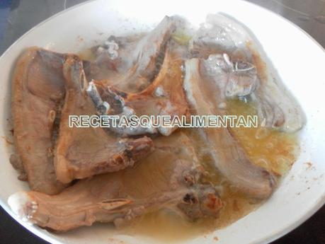 CHULETAS DE CORDERO AL AJO CABAÑIL