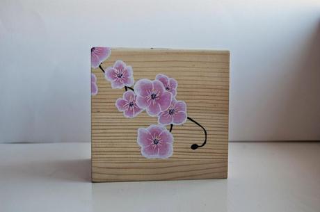 Caixa mocadors amb flors de cirerer/ Caja de pañuelos con flores de cerezo