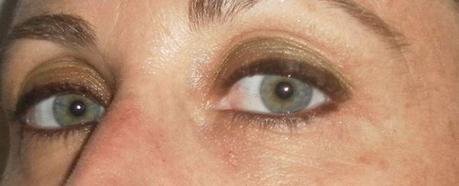 maquillaje dorado, look dorado, tecnica ahumado, efecto ahumado, makeup, 