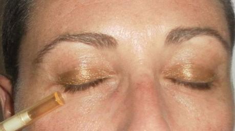 maquillaje dorado, look dorado, tecnica ahumado, efecto ahumado, makeup, 